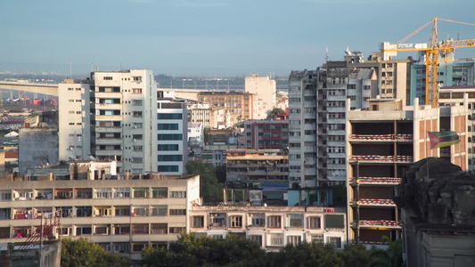 以mozambique为单位的地图城市上空高角视图视频