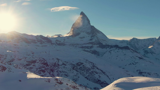 冬季日落时的马特宏峰山白雪皑皑的瑞士阿尔卑斯山瑞士视频