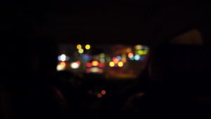 晚上在城市中驾驶汽车19秒视频