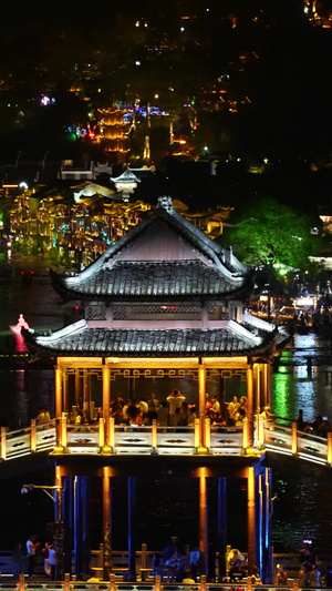 湖南历史文化名城4A级旅游景区凤凰古城沱江夜景素材4A级景区56秒视频