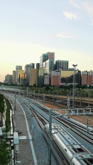城际交通高铁和谐号竖屏竖构图66秒视频
