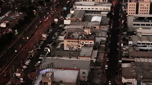 工业和商业区拉马干甘地城市风景的空中观察视频