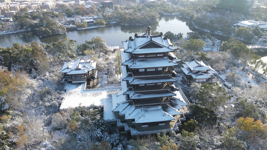 航拍山东济南大明湖5A景区雪景 视频