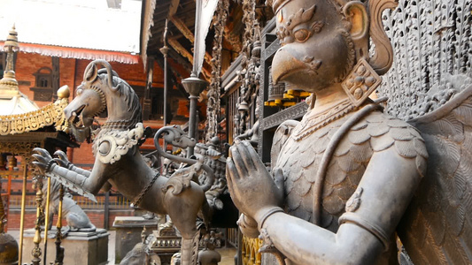 古代青铜和黄铜神话雕塑和文物RudraVarnaMahavihar视频