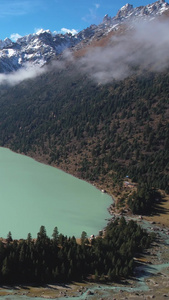 航拍川藏线上的高原湖泊新路海视频旅游度假视频