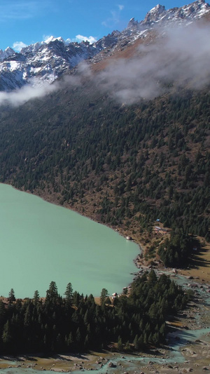 航拍川藏线上的高原湖泊新路海视频旅游度假50秒视频