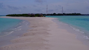 以蓝海和清洁沙滩背景浅蓝色海为例具有自然性质长河11秒视频