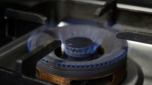 厨房天然气燃烧火苗4k实拍实拍视频