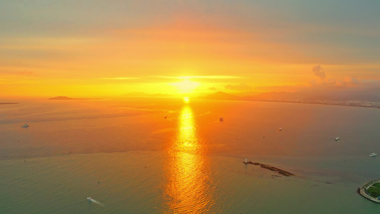 海南三亚三亚湾城市夕阳晚霞4k航拍全景天空视频