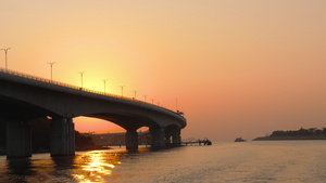 日落时洪公马考桥的风景18秒视频