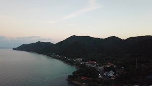 清晨在上岛的清晨绿绿的清水15秒视频