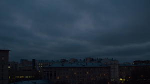 城市阴暗的乌云天空28秒视频