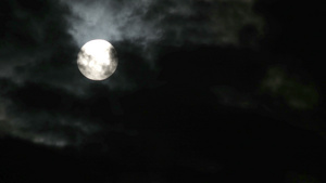 满月夜云4k20秒视频