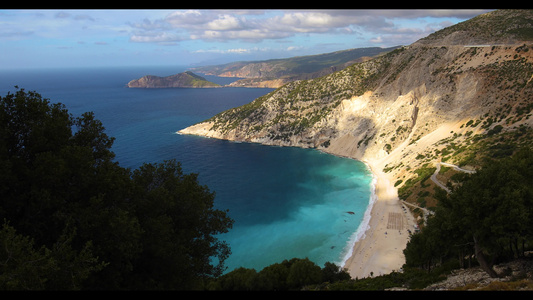 从俯瞰凯法利尼亚岛凯法利尼亚岛希腊著名的米尔托斯海滩视频