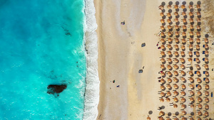 从俯瞰凯法利尼亚岛凯法利尼亚岛希腊著名的米尔托斯海滩30秒视频