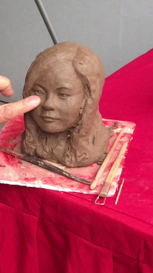 民间艺人泥塑雕刻人像素材手工艺人34秒视频