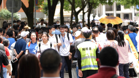 【该视频无肖像权，请勿商用】考试结束离开考场视频