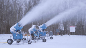 滑雪体育运动场造雪机11秒视频