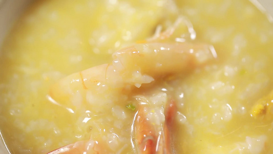 螃蟹海鲜粥视频