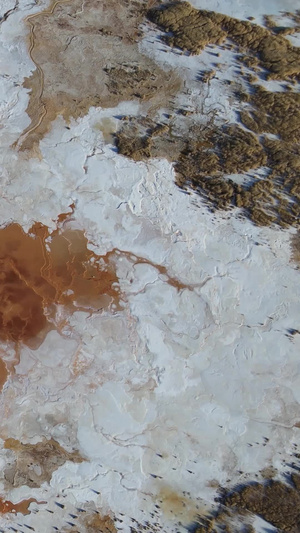 青海柴达木盆地茫崖艾肯泉硫磺矿物质42秒视频