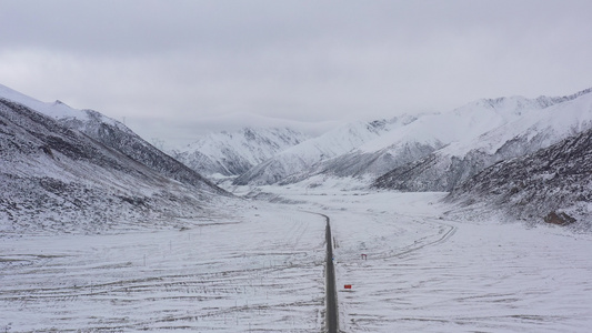 西藏冬天雪景自然风光4K航拍视频