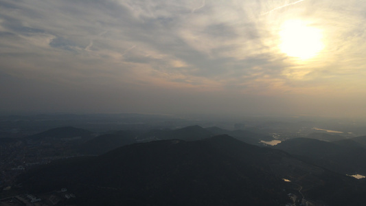 山顶朝阳日出自然天空4k素材视频