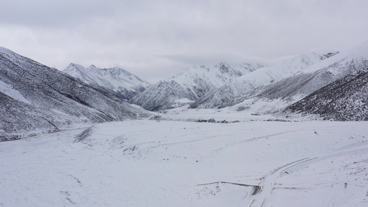 西藏冬天雪景自然风光4K航拍视频