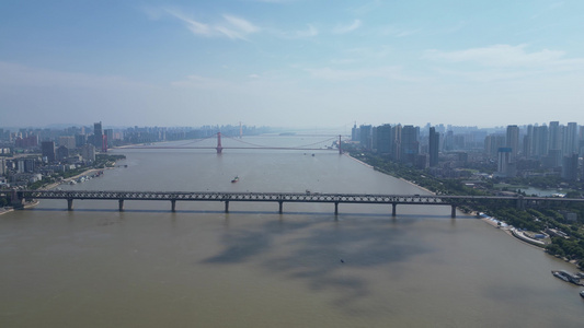 航拍湖北武汉长江跨江大桥视频