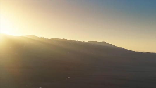 4K那拉提草原的夕阳视频