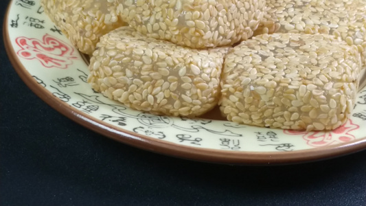 静物美食糕点甜点零食芝麻糯米粑粑4K实拍视频视频