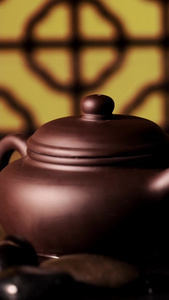 水滴落在茶杯中溅起水花茶文化视频
