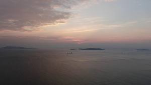 航拍海上落日余晖夕阳西下21秒视频