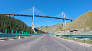 4K新疆果子沟大桥高速公路路拍49秒视频