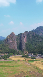 航拍湖南邵阳5A级旅游景区崀山丹霞地貌农田村庄素材旅游素材视频