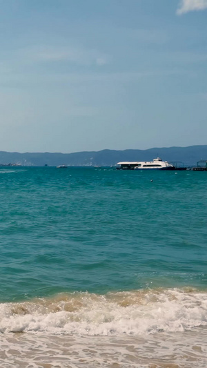 海南旅游亚龙湾海滩边水上运动摩托艇4A景点32秒视频