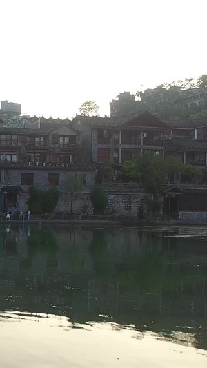 航拍山上古镇旅游景点14秒视频