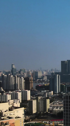 航拍上海地标cbd城市东方明珠陆家嘴推近镜头黄浦江90秒视频