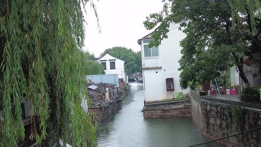 下雨素材实拍视频