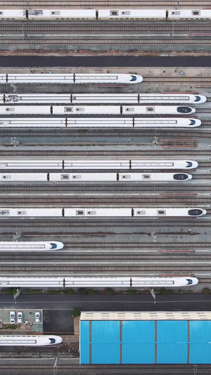 航拍俯拍城市轨道交通高铁列车动车素材风光城市38秒视频