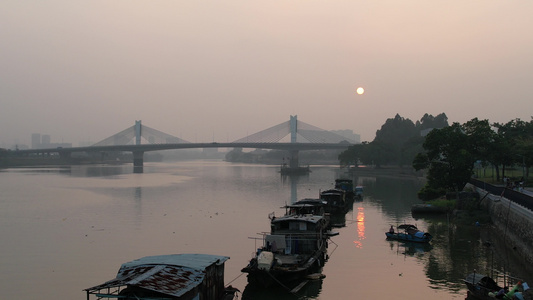 黄昏日落时段的河流航拍视频