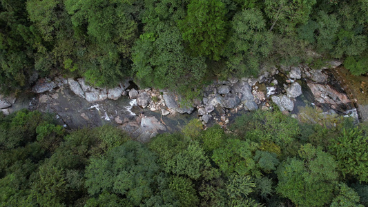 航拍5A安徽天堂寨风景区白马大峡谷溪水视频视频