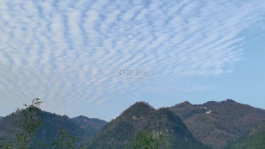 大山深处的冬日山区山村风光视频