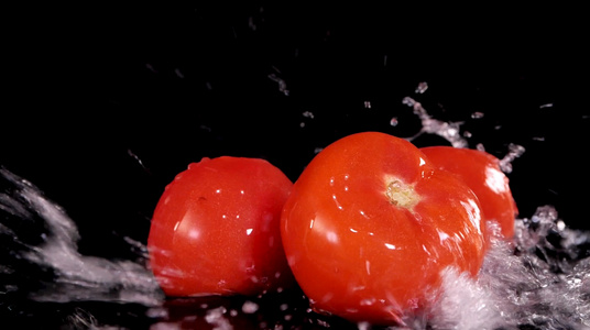番茄冲水造型1000帧升格实拍视频