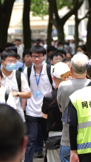 【该视频无肖像权，请勿商用】考试结束离开考场初中升高中54秒视频