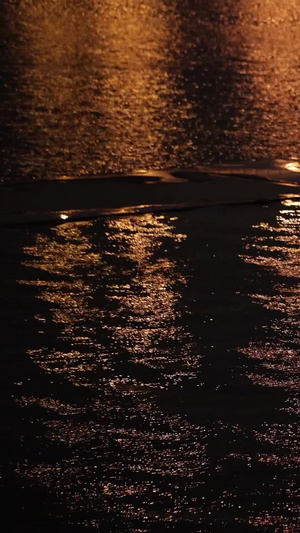波光粼粼的江面空镜pugc71秒视频