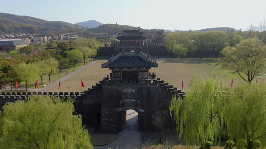 航拍5A景点无锡水浒城城门视频视频