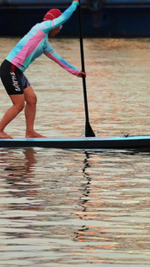 慢镜头升格拍摄素材体育健身休闲娱乐水上运动帆板慢动作视频
