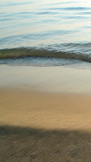 海滩上的浪花旅游度假25秒视频