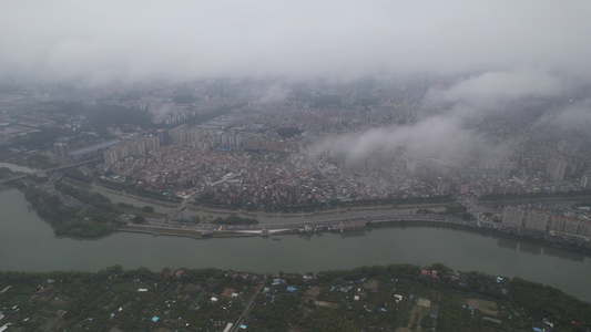 云雾下的河流航拍视频