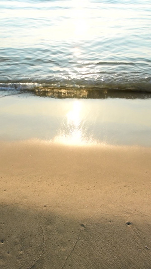 海滩上的浪花旅游度假25秒视频